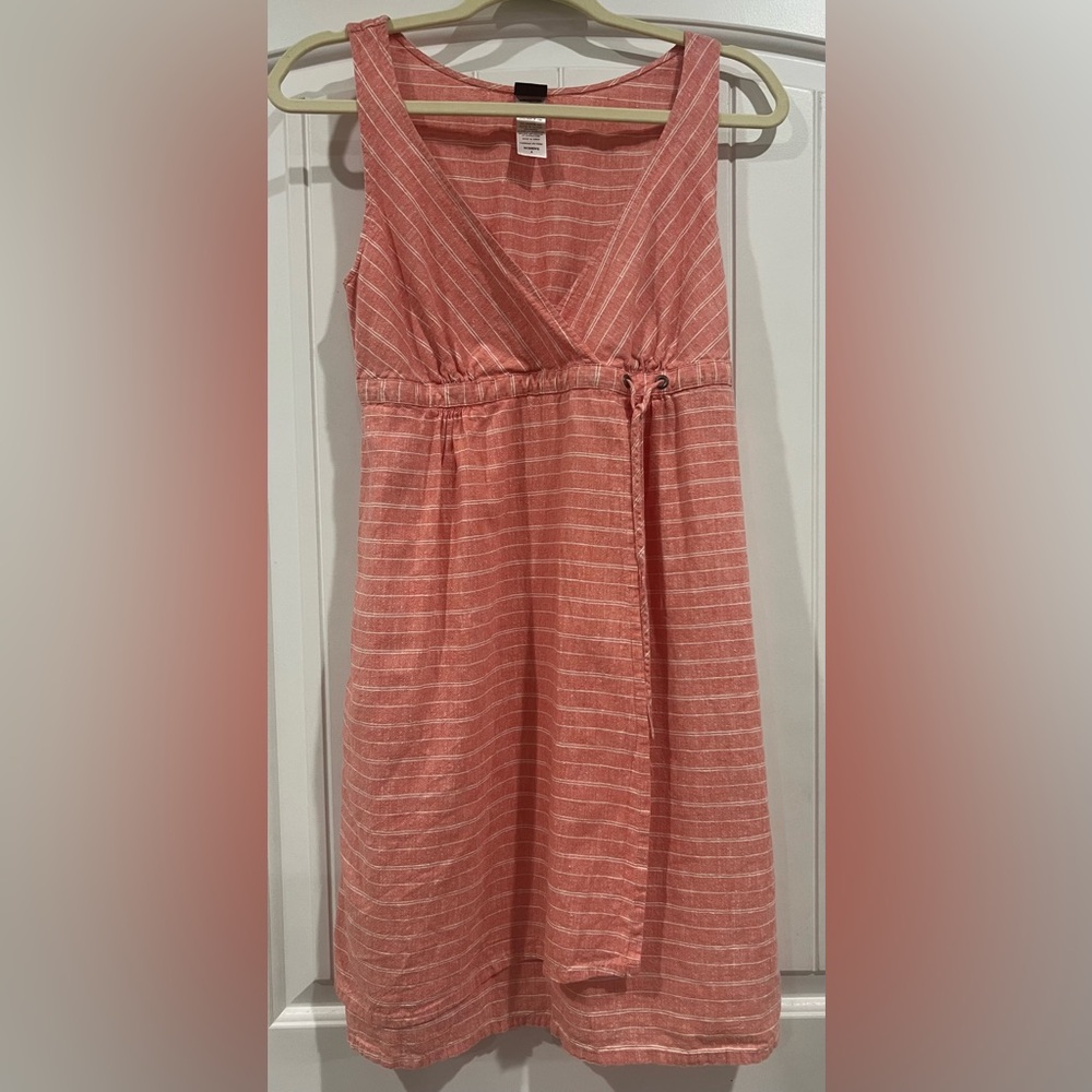 Patagonia pink stripped wrap dress with pockets women’s size 4